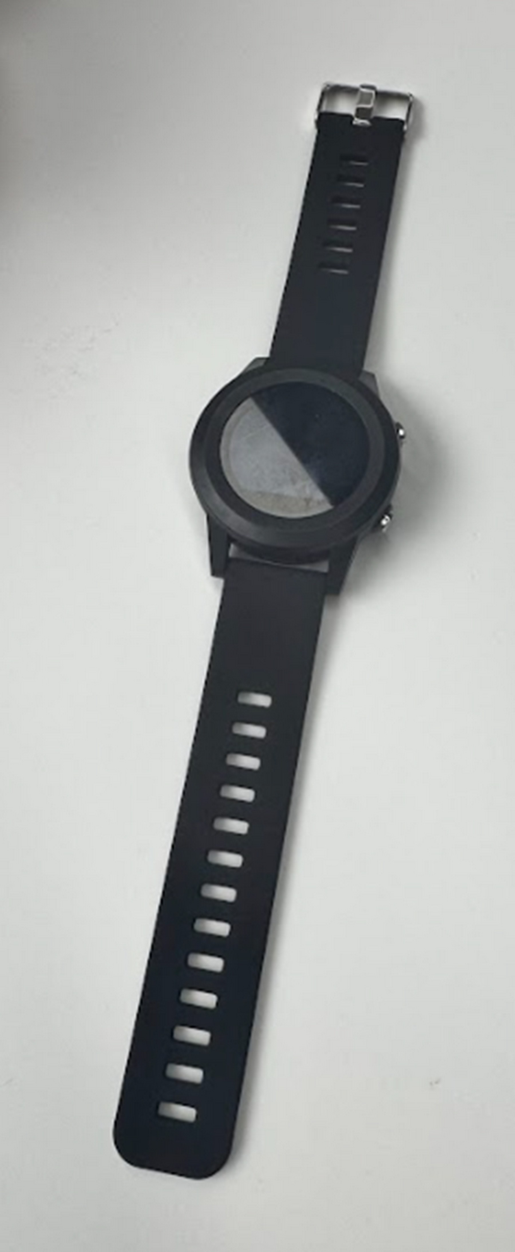 智能⼿錶室內外定位及健康監測